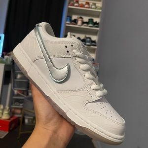 Nike SB Dunk Diamond White